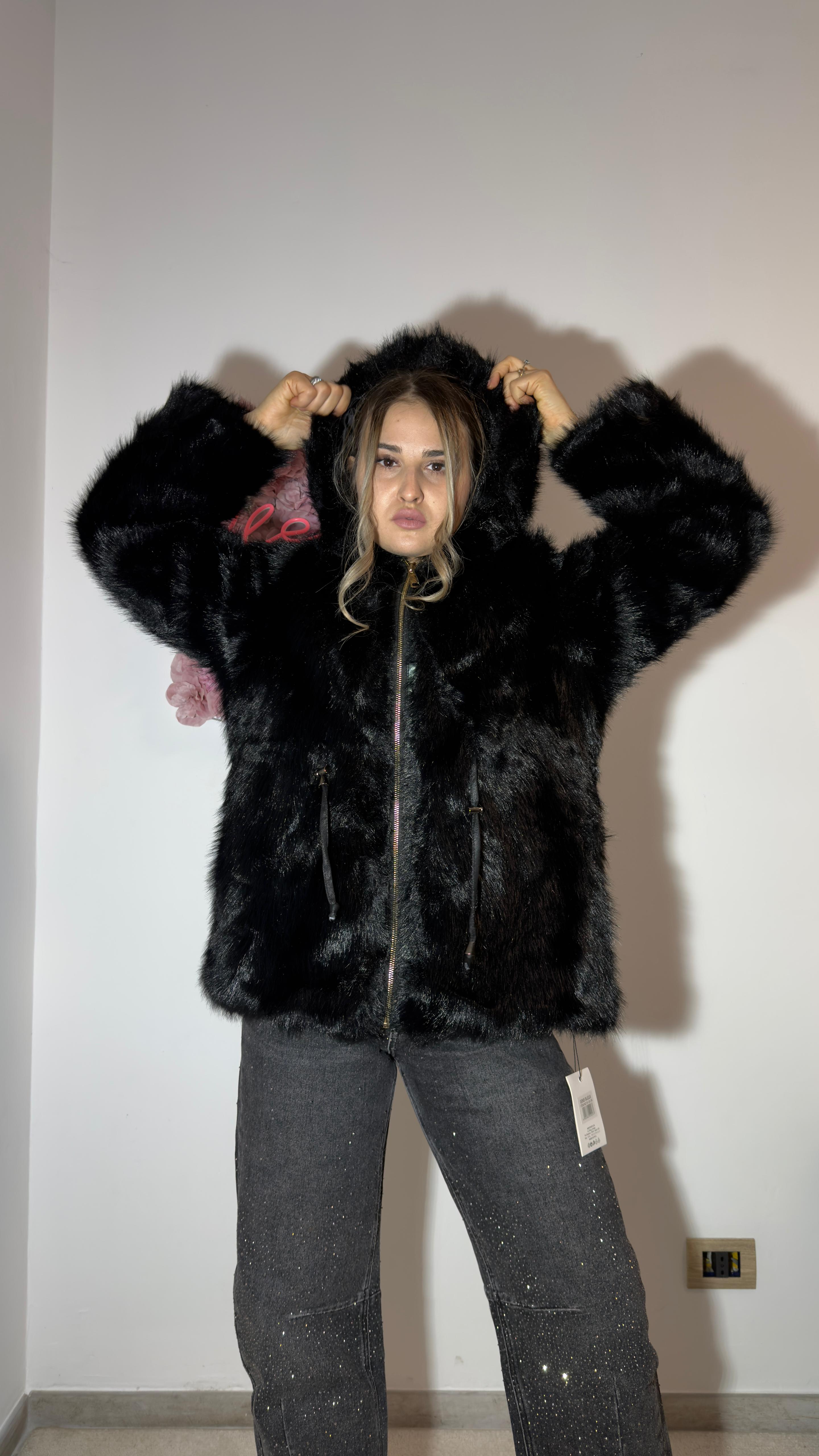 Black Winter Diva– eco-pelliccia