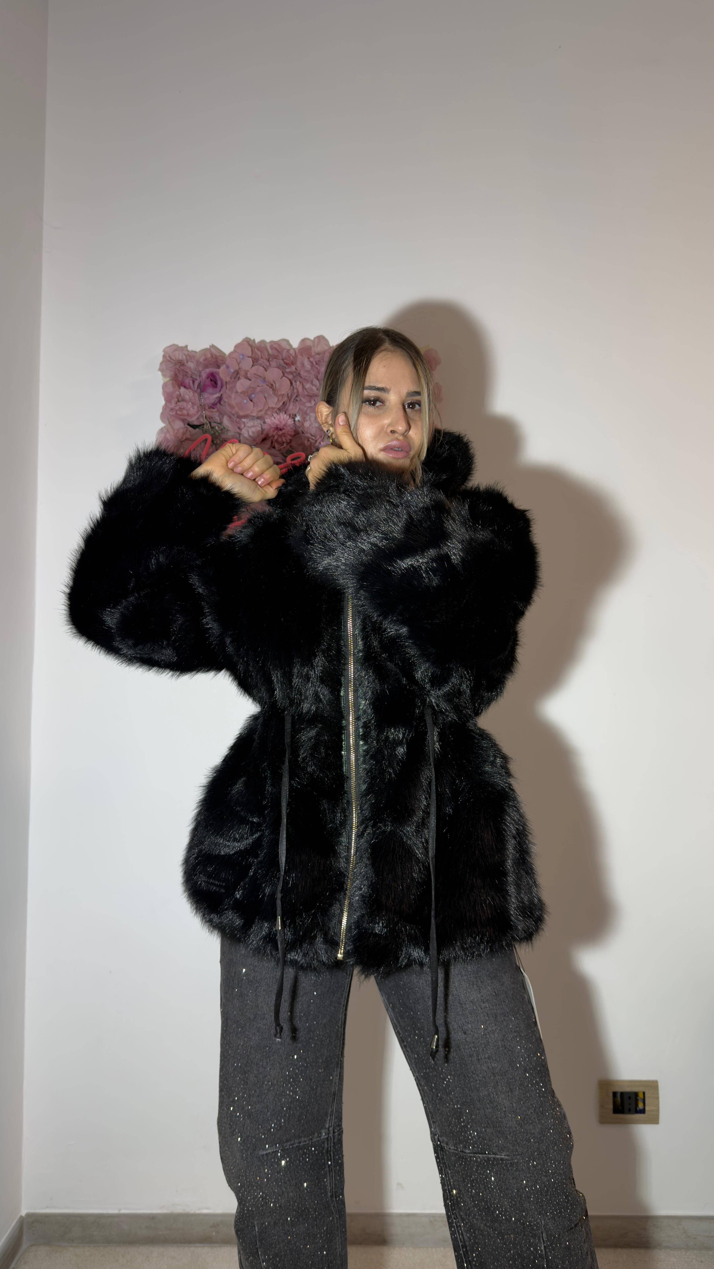 Black Winter Diva– eco-pelliccia