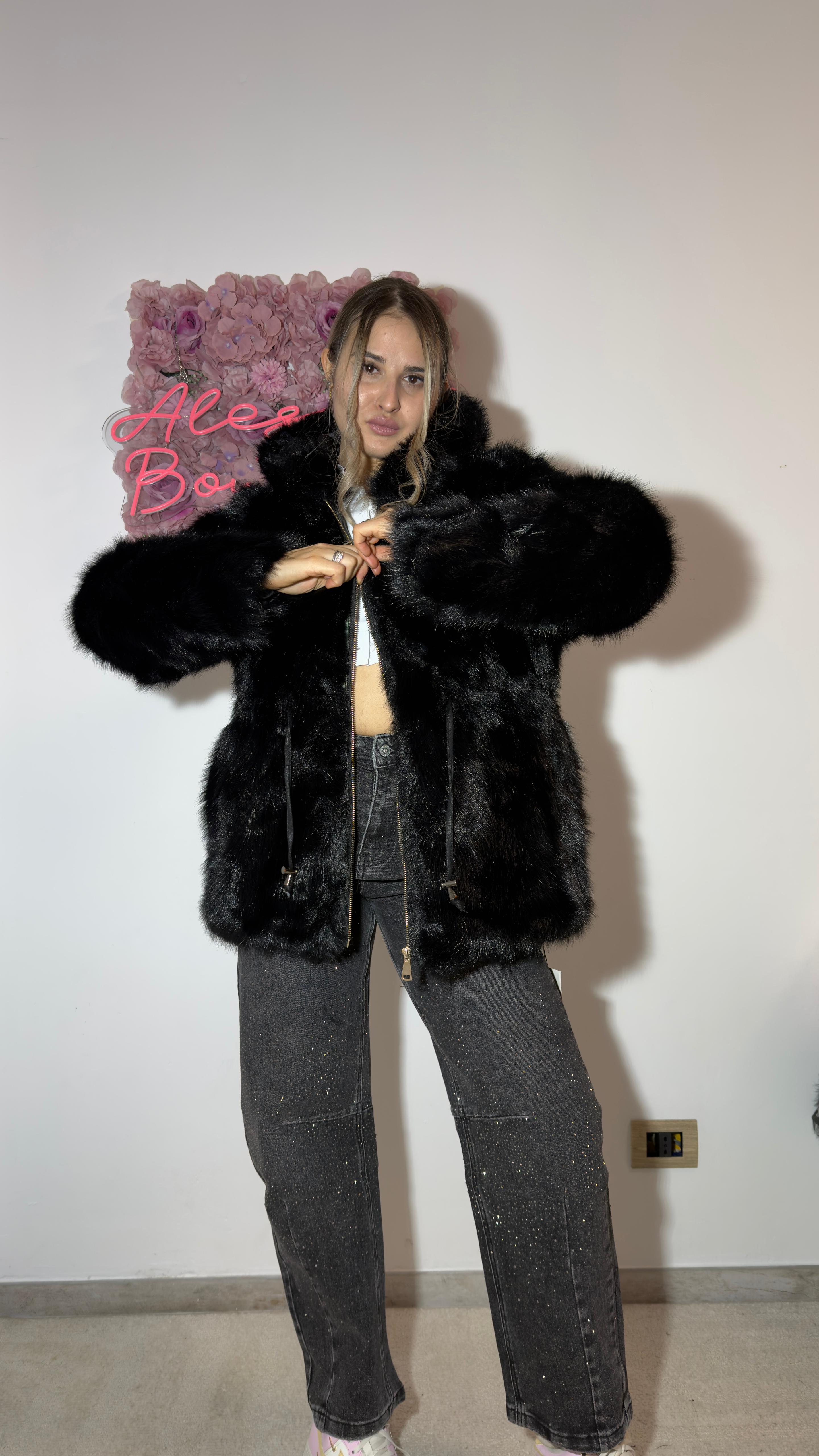 Black Winter Diva– eco-pelliccia