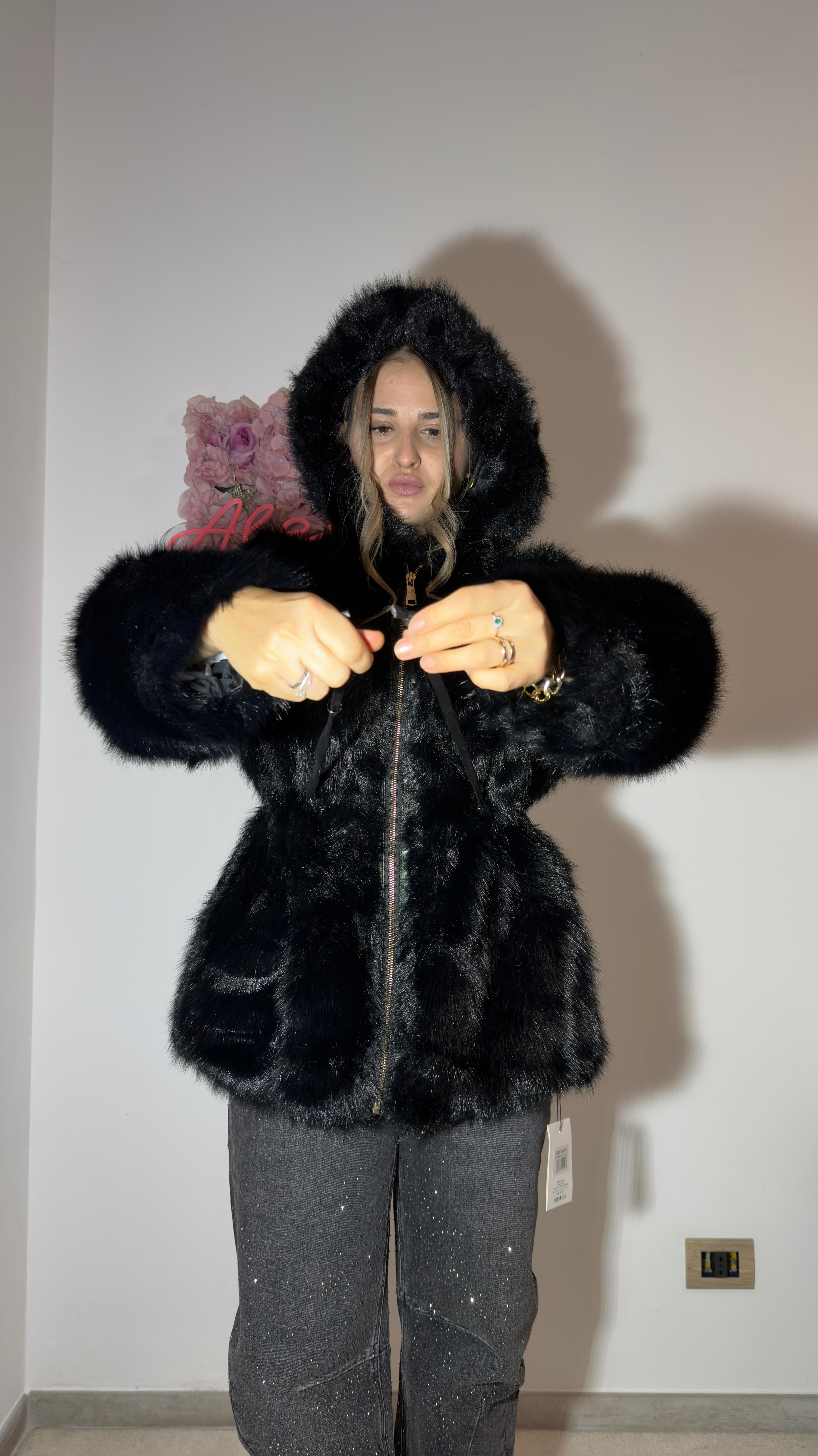 Black Winter Diva– eco-pelliccia